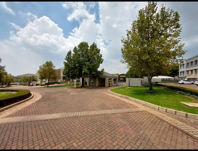 389M² OFFICE TO LET IN GREENSTONE HILL